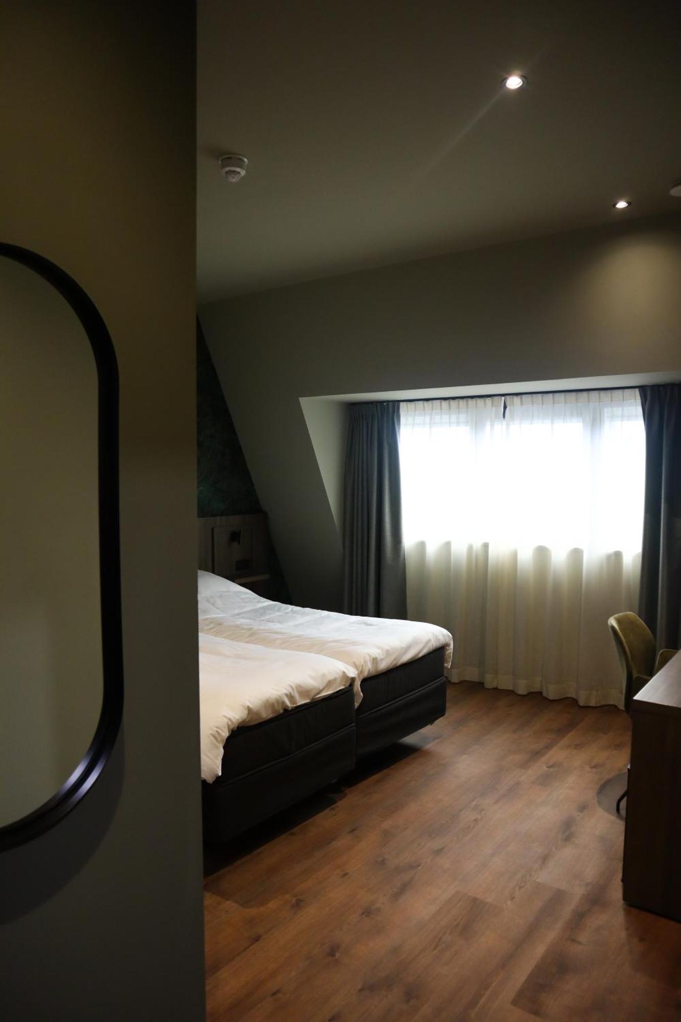 Hotel Central Roosendaal Bagian luar foto